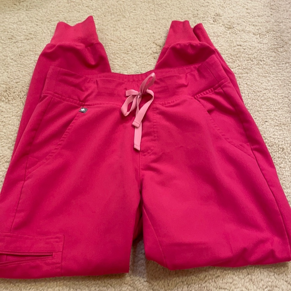Preloved FIGS Limited Edition Hot Pink Zamora Pants XSP